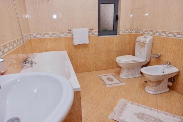 Heart Of Tirana Villa ภายนอก รูปภาพ