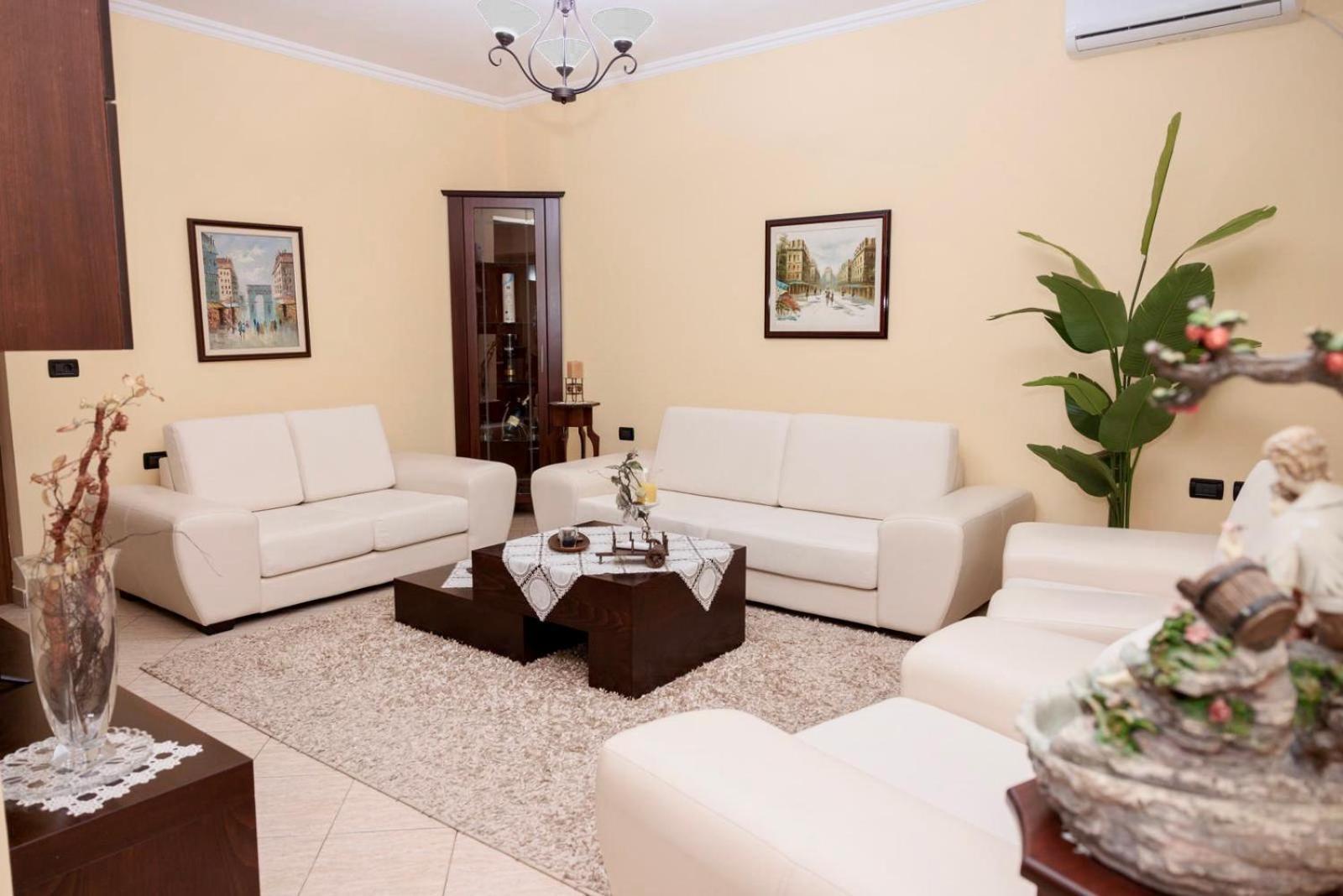 Heart Of Tirana Villa ภายนอก รูปภาพ