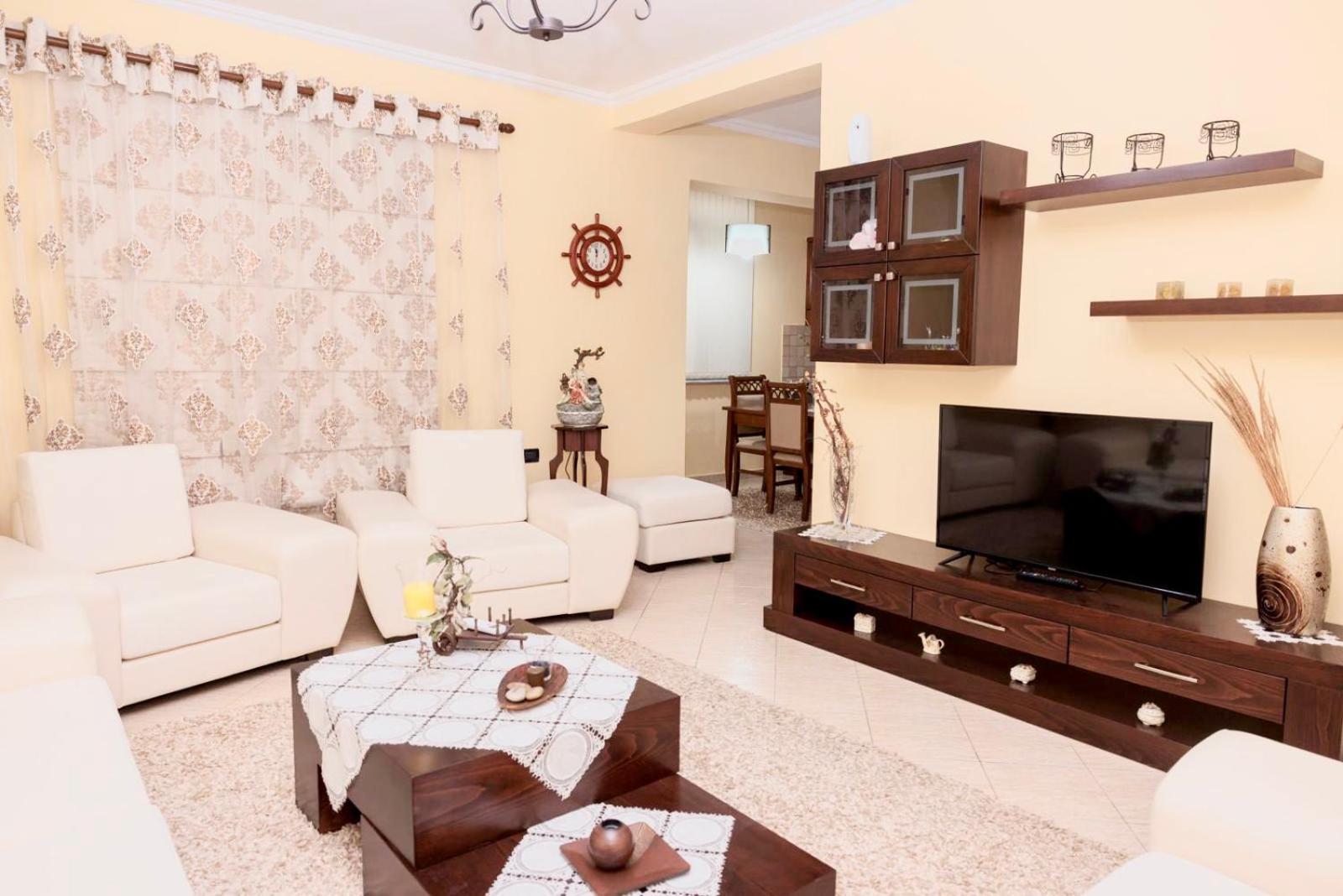 Heart Of Tirana Villa ภายนอก รูปภาพ